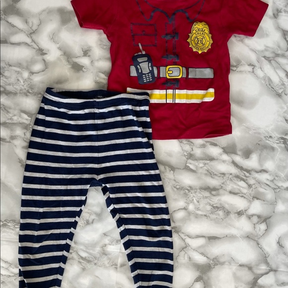 3 x Carter’s PJs - Picture 3 of 4